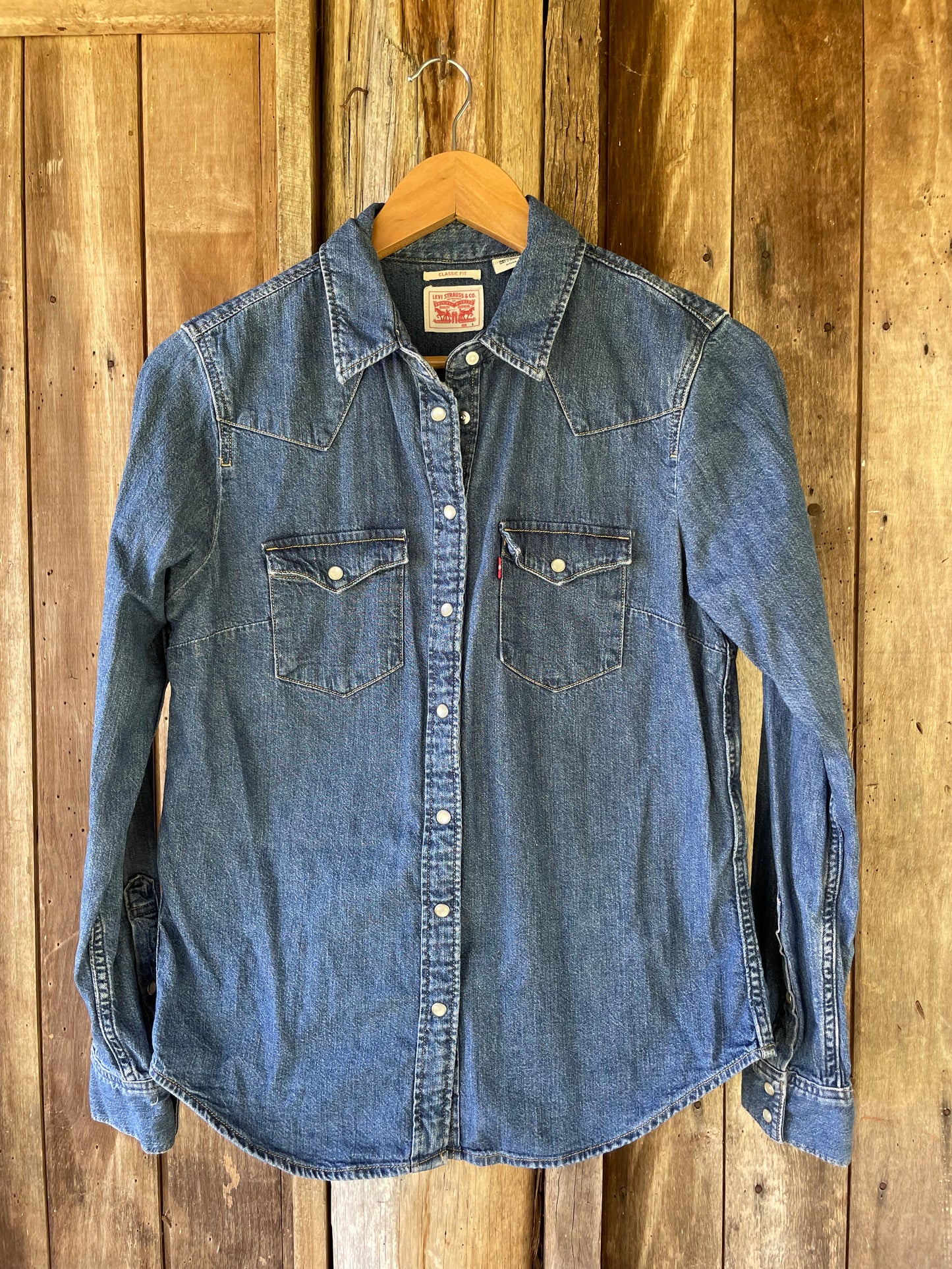 Levi’s denim pearl snap (S)